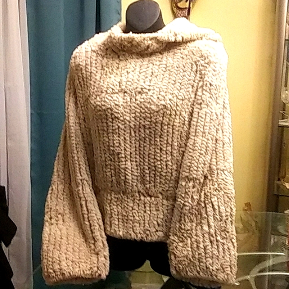 !Sheared rabbit, hooded sweater Sz.S - Picture 1 of 4